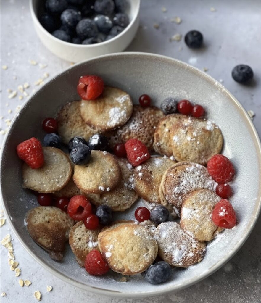 foto van bananen 
 poffertjes met vers fruit